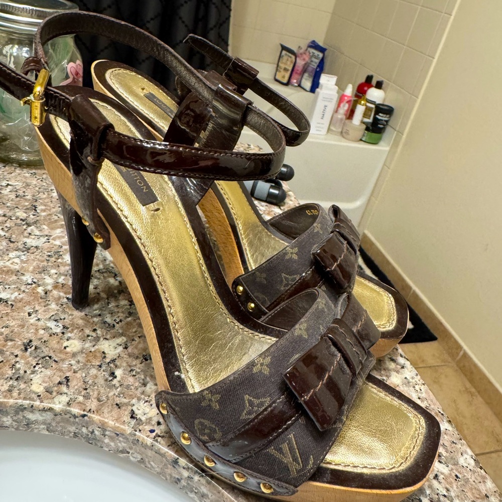 VINTAGE LV HEELS